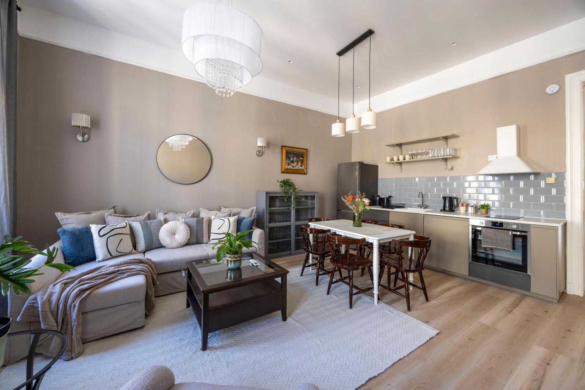 Charming Central Dream Home & Retreat By Prestige Homes Budapest Exterior photo